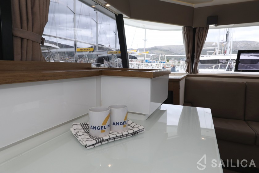 MY 37 - Yacht Charter Sailica