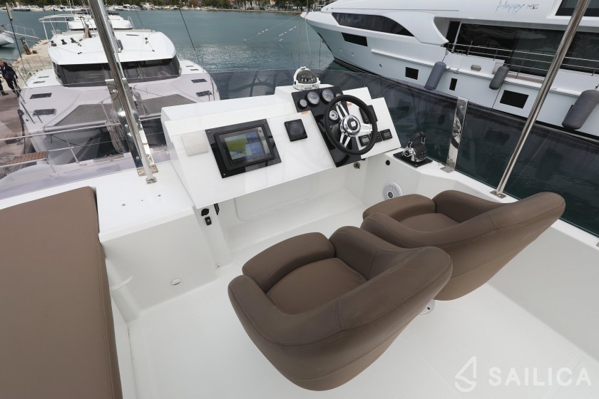 MY 37 - Yacht Charter Sailica