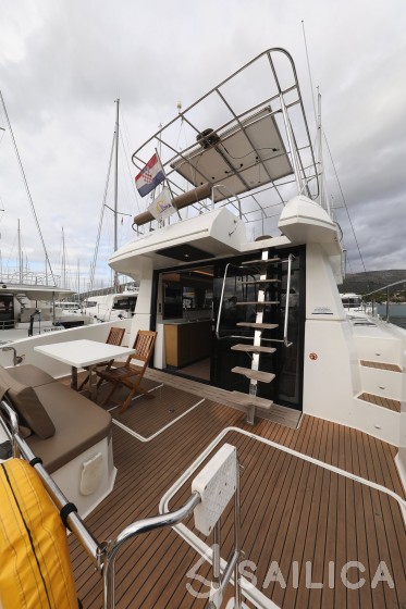 MY 37 - Yacht Charter Sailica