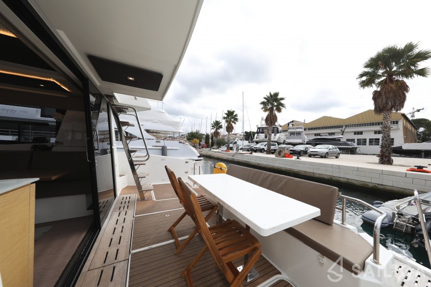 MY 37 - Yacht Charter Sailica