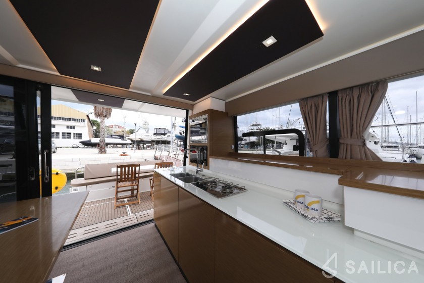 MY 37 - Yacht Charter Sailica