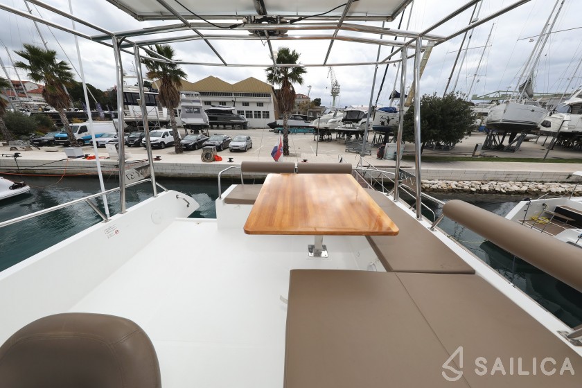 MY 37 - Yacht Charter Sailica
