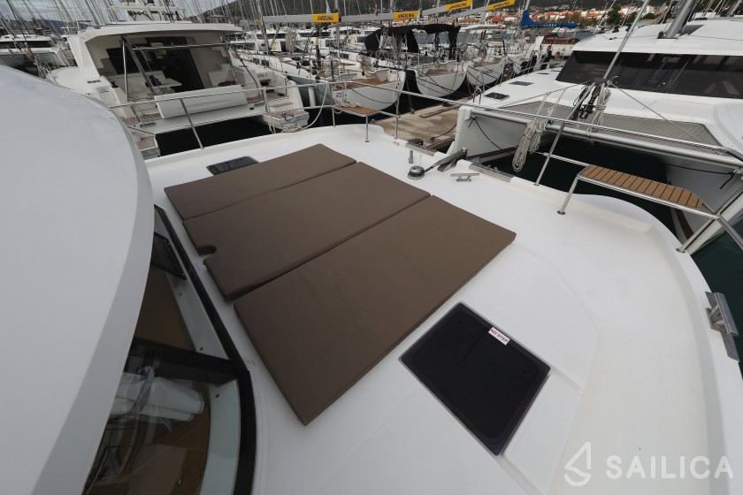 MY 37 - Yacht Charter Sailica