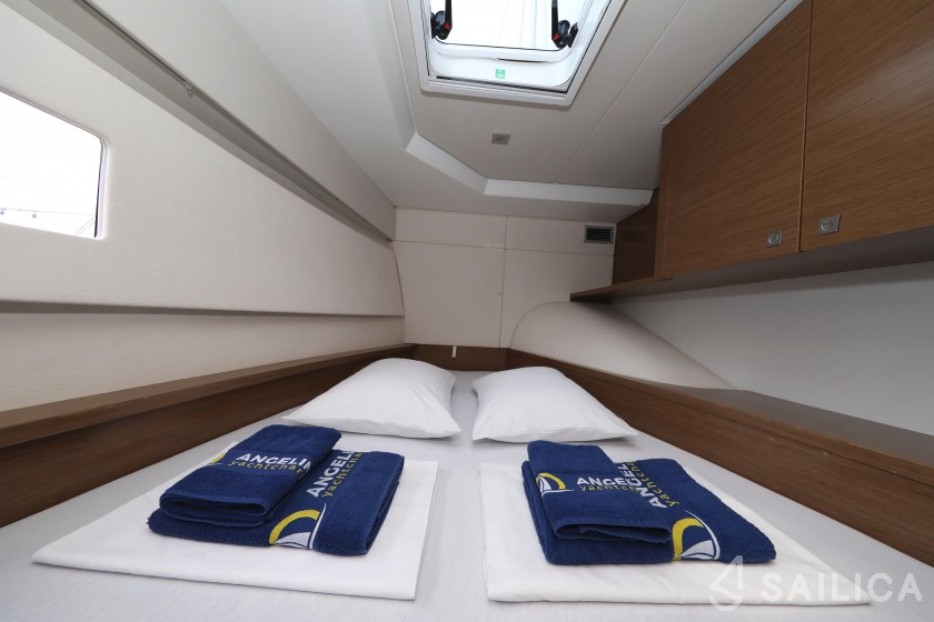 MY 37 - Yacht Charter Sailica