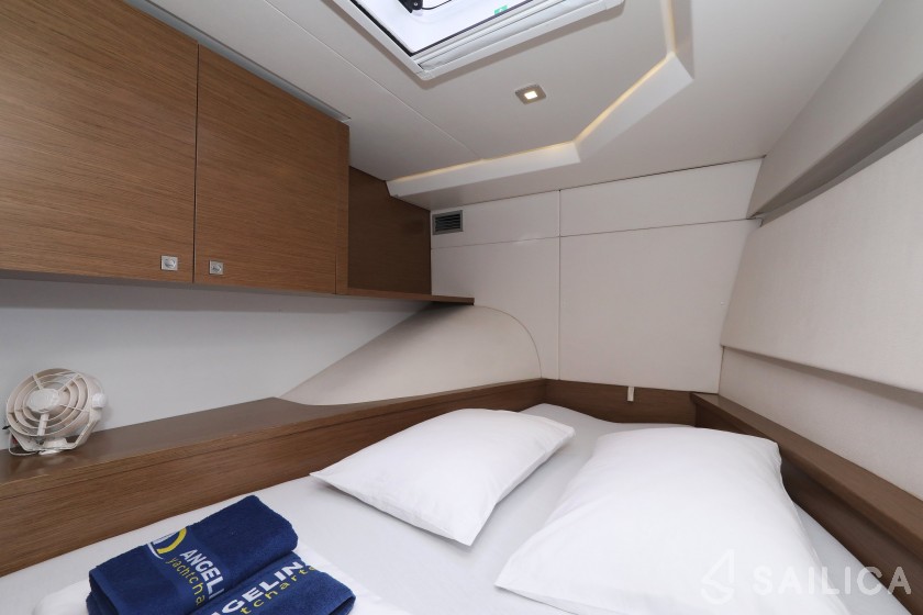 MY 37 - Yacht Charter Sailica
