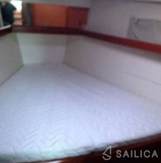 Oceanis 43 - Yacht Charter Sailica
