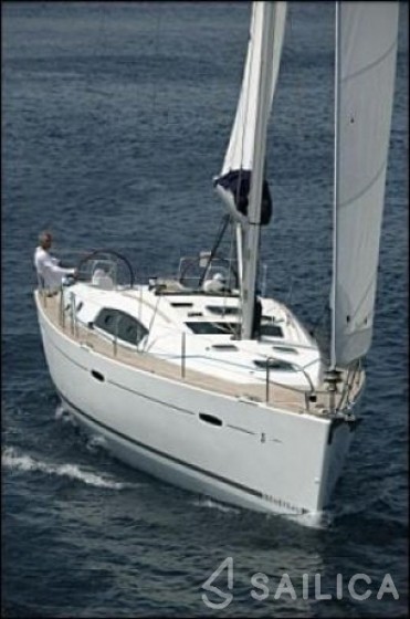 Oceanis 43 - Yacht Charter Sailica