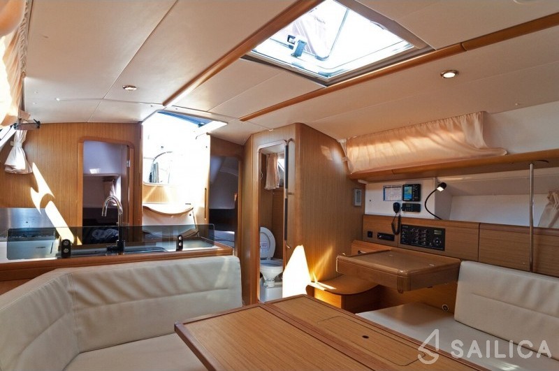 Sun Odyssey 39i - Yacht Charter Sailica