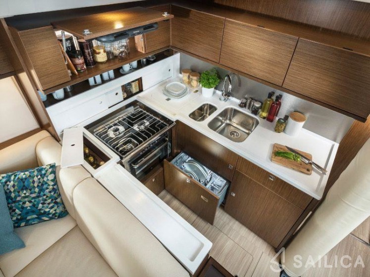 Bavaria 57 Cruiser - Yacht Charter Sailica