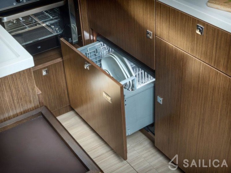 Bavaria 57 Cruiser - Yacht Charter Sailica