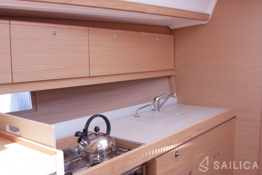 Dufour 382 GL - Yacht Charter Sailica