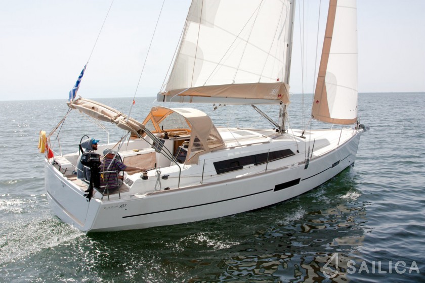 Dufour 382 GL - Yacht Charter Sailica