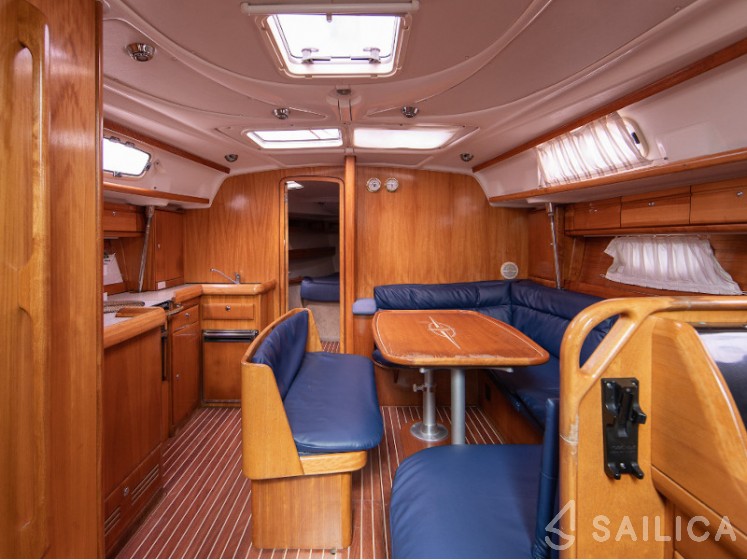 Bavaria 42 - Yacht Charter Sailica