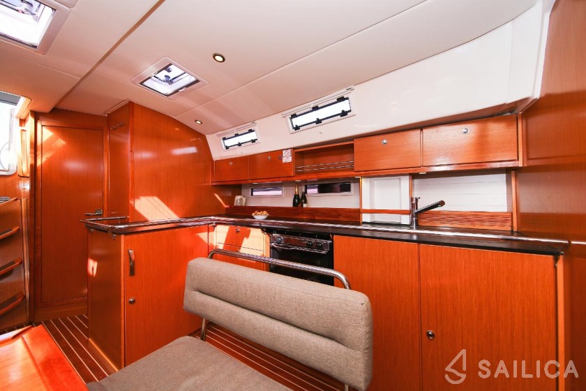 Bavaria 45 Cruiser - Yacht Charter Sailica