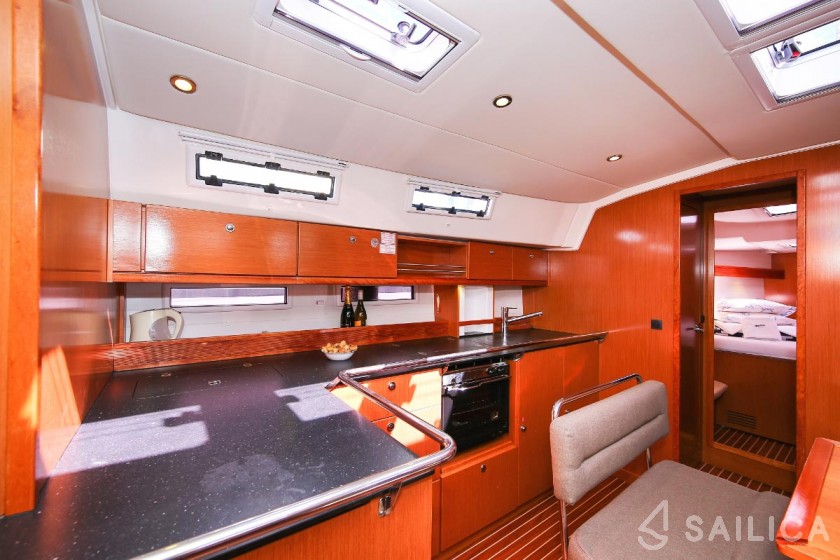 Bavaria 45 Cruiser - Yacht Charter Sailica