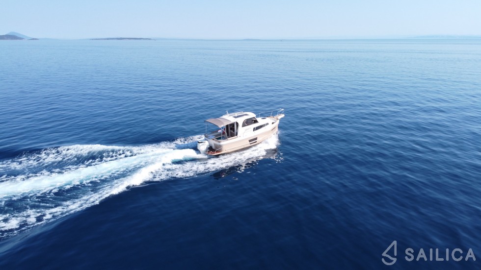 Leidi 800  - Yacht Charter Sailica