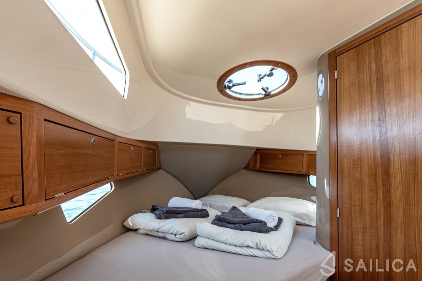 Leidi 800  - Yacht Charter Sailica
