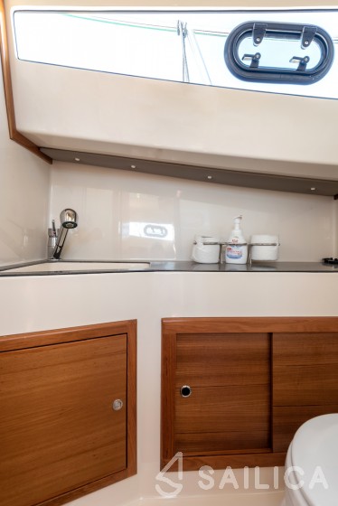 Leidi 800  - Yacht Charter Sailica