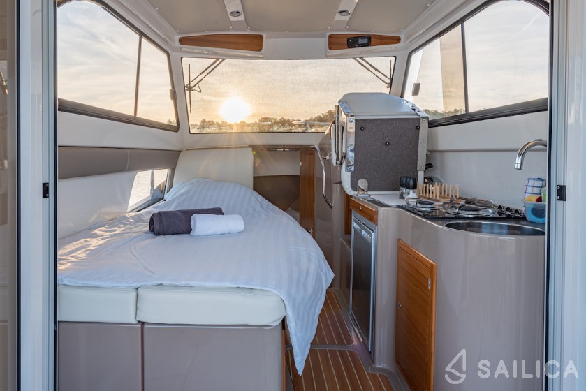 Leidi 800  - Yacht Charter Sailica
