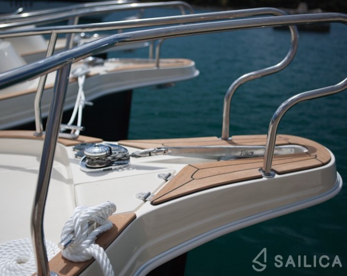 Leidi 800  - Yacht Charter Sailica