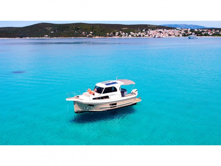 Leidi 800  - Yacht Charter Sailica
