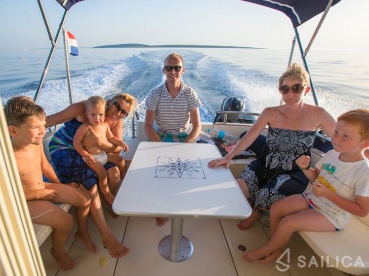 Leidi 800  - Yacht Charter Sailica