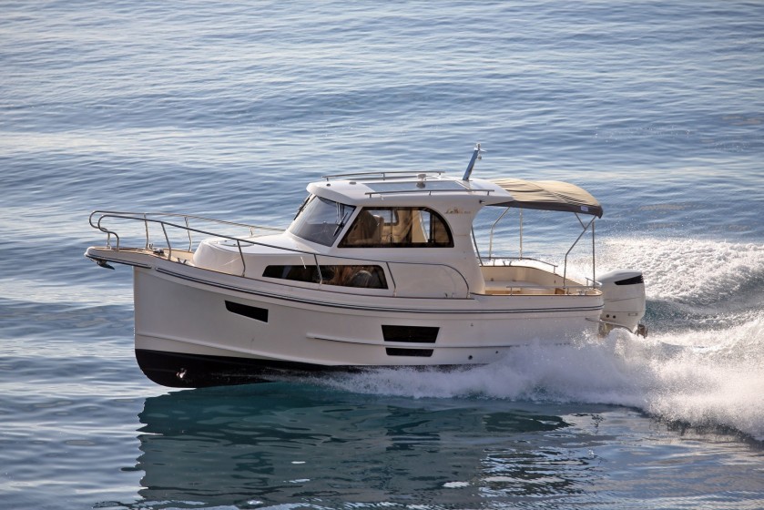 Leidi 800  - Yacht Charter Sailica