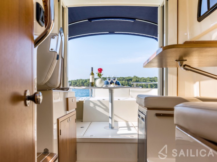 Leidi 660 - Yacht Charter Sailica