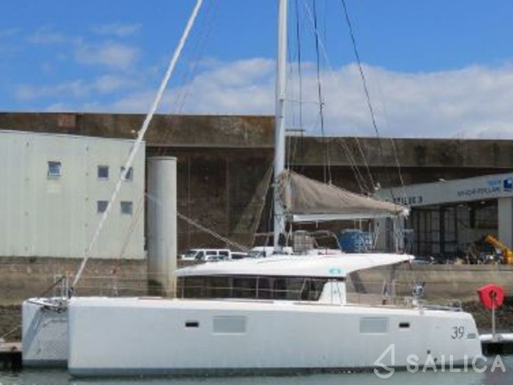 Lagoon 39 - Yacht Charter Sailica