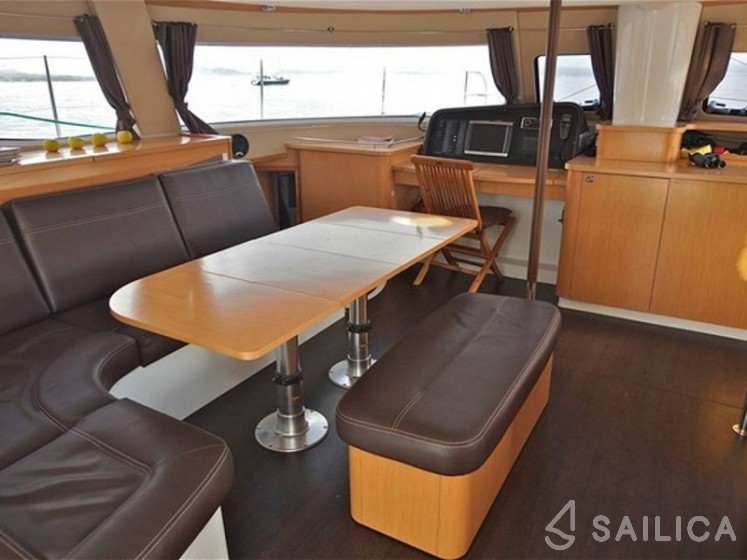 Salina 48 - Yacht Charter Sailica