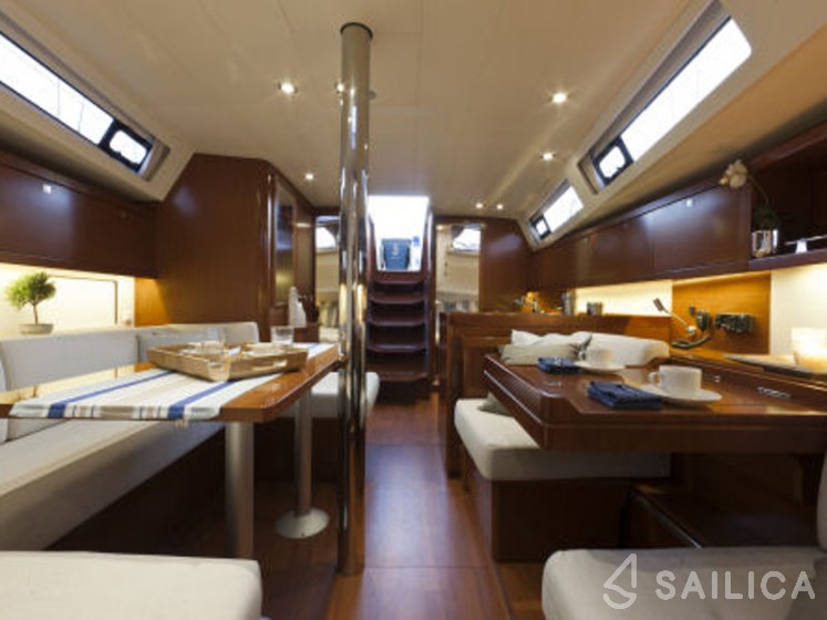 Oceanis 41 - Yacht Charter Sailica