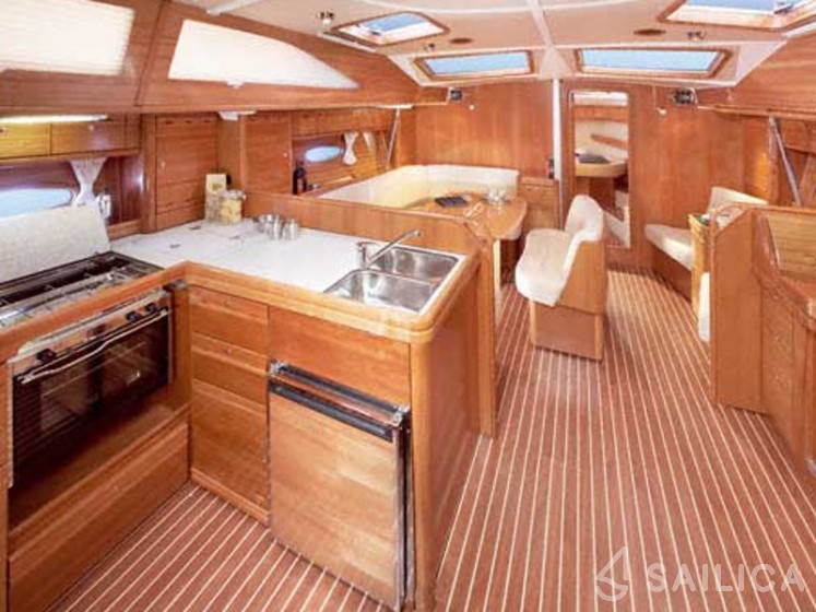 Bavaria 44 Vision - Yacht Charter Sailica