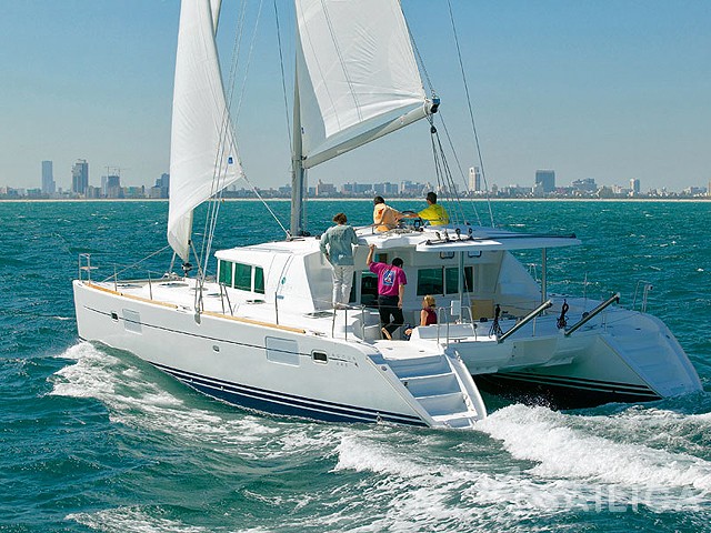 Lagoon 400 - Yacht Charter Sailica