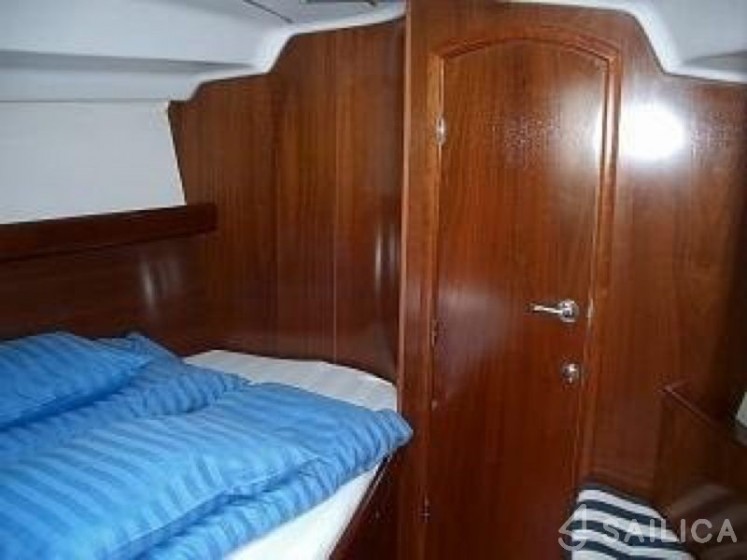 Oceanis 393 Clipper - Yacht Charter Sailica