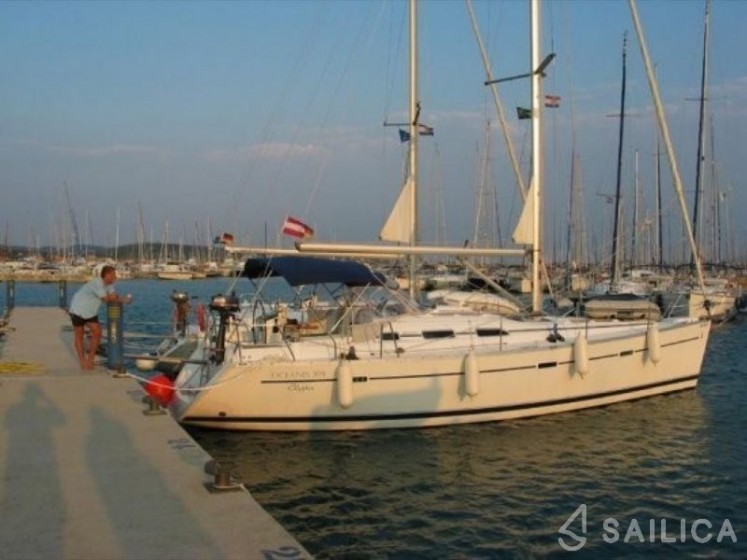Oceanis 393 Clipper - Yacht Charter Sailica