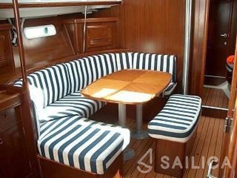 Oceanis 393 Clipper - Yacht Charter Sailica