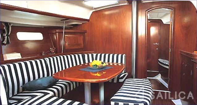 Oceanis 393 Clipper - Yacht Charter Sailica