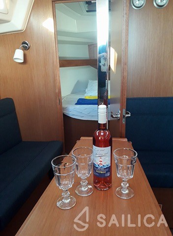Bavaria Cruiser 34 - Yacht Charter Sailica