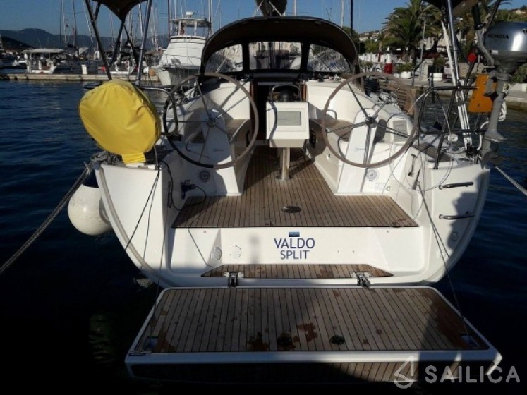 Bavaria Cruiser 34 - Yacht Charter Sailica