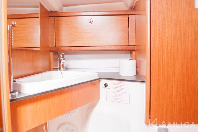 Bavaria Cruiser 34 - Yacht Charter Sailica