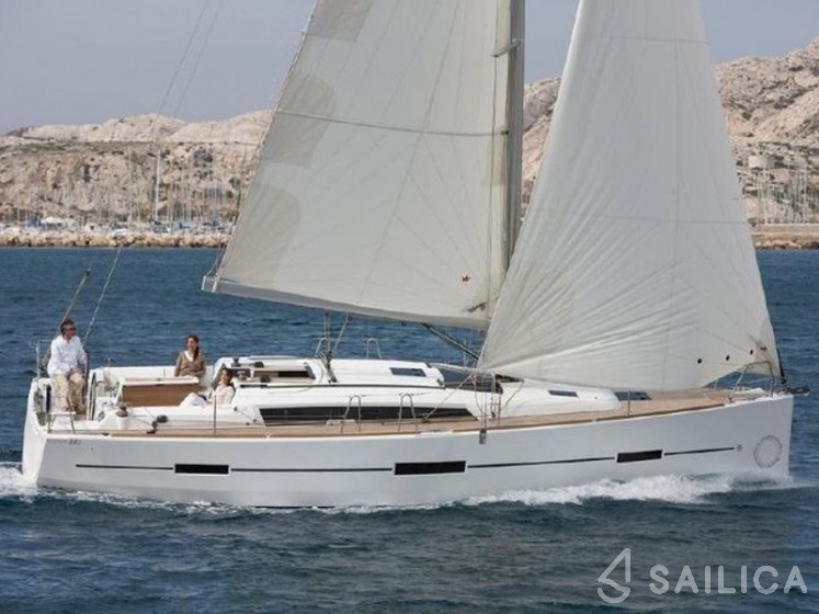 Dufour 412 Grand large - Yacht Charter Sailica