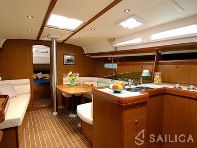 Sun Odyssey 42 i - Yacht Charter Sailica