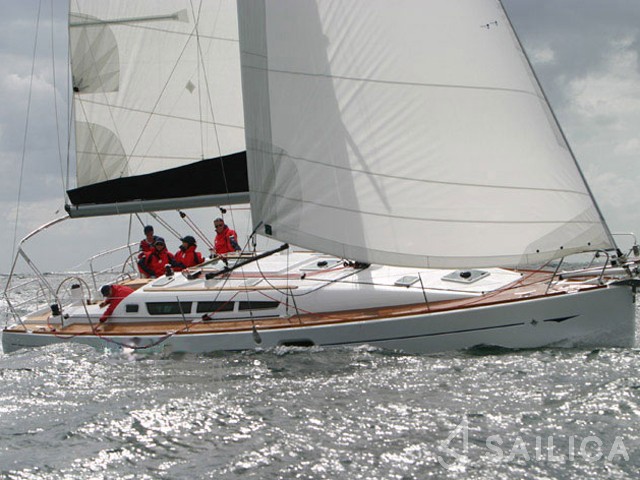 Sun Odyssey 42 i - Yacht Charter Sailica