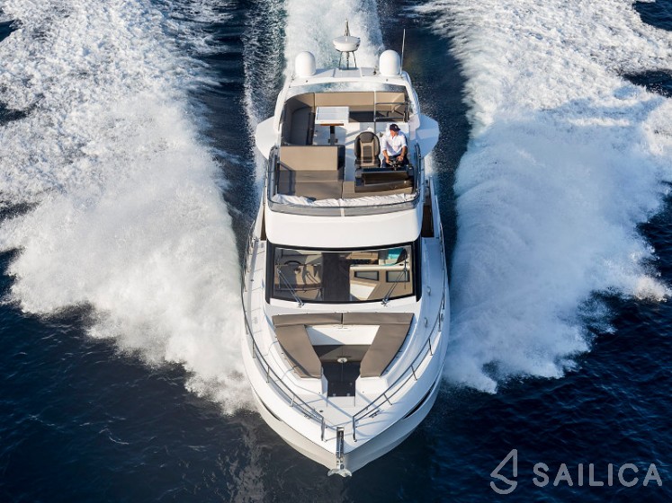 Galeon 460 Fly - Yacht Charter Sailica