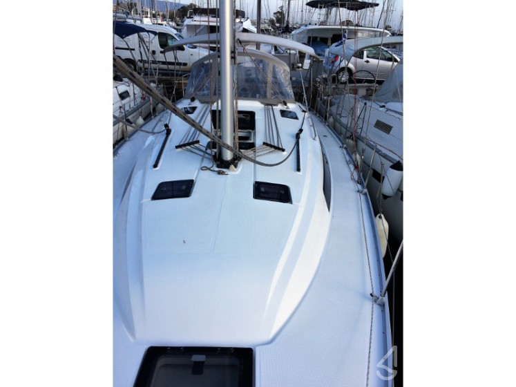 Bavaria Cruiser 41 - Yacht Charter Sailica