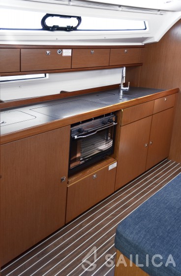 Bavaria Cruiser 41 - Yacht Charter Sailica