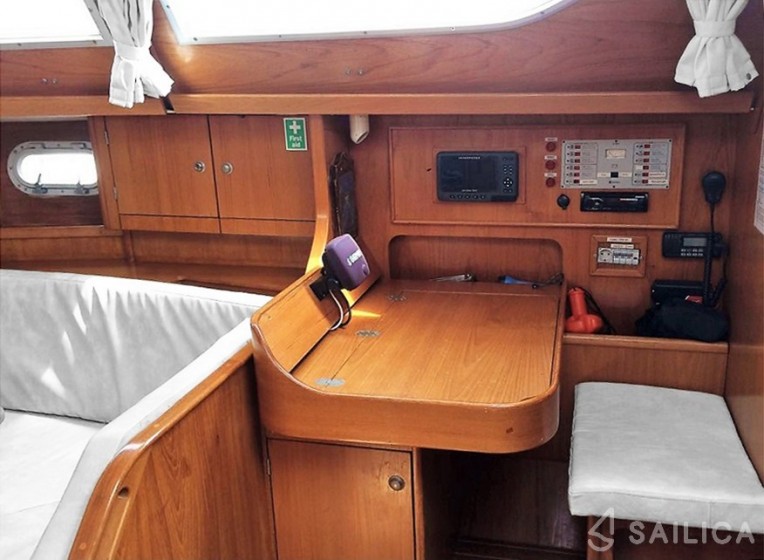 Sun Odyssey 37.1 - Yacht Charter Sailica