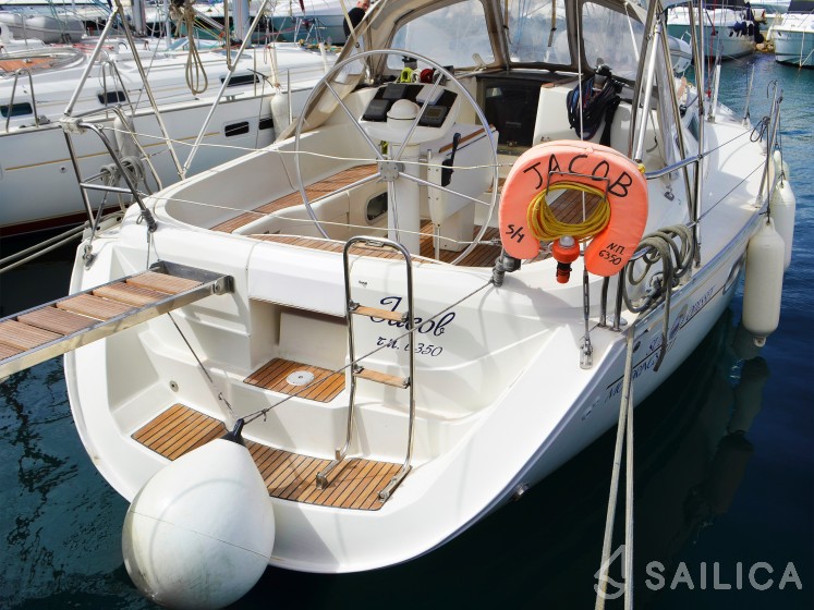 Sun Odyssey 37.1 - Yacht Charter Sailica