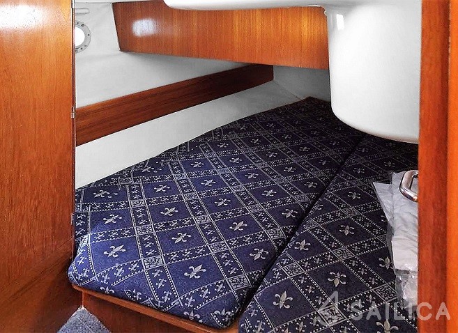 Sun Odyssey 37.1 - Yacht Charter Sailica