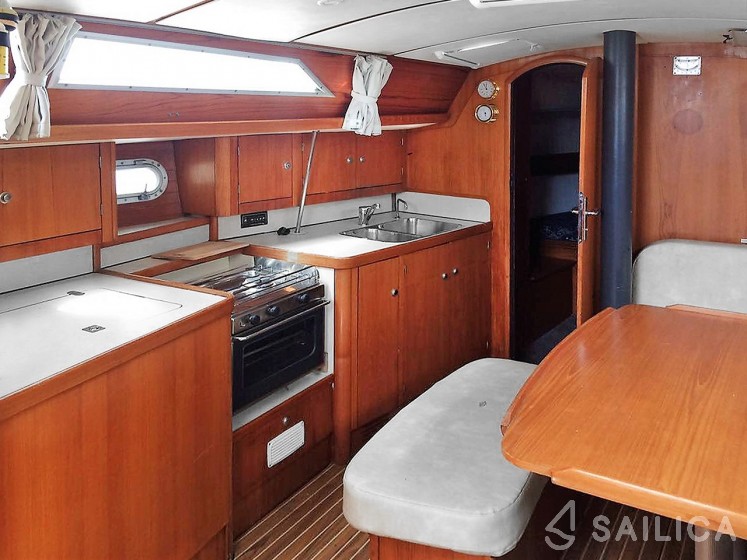 Sun Odyssey 37.1 - Yacht Charter Sailica